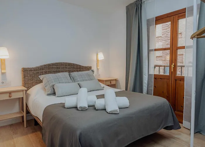 Apartamentos Destino Alquezar